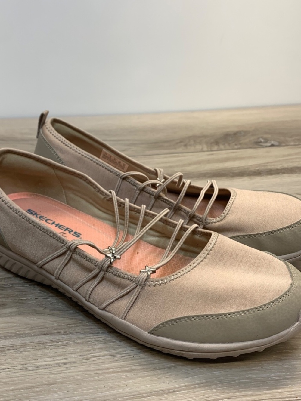 Skechers Women’s Slip On Sneakers Air-Cooled Memory Foam Strappy Beige 11.